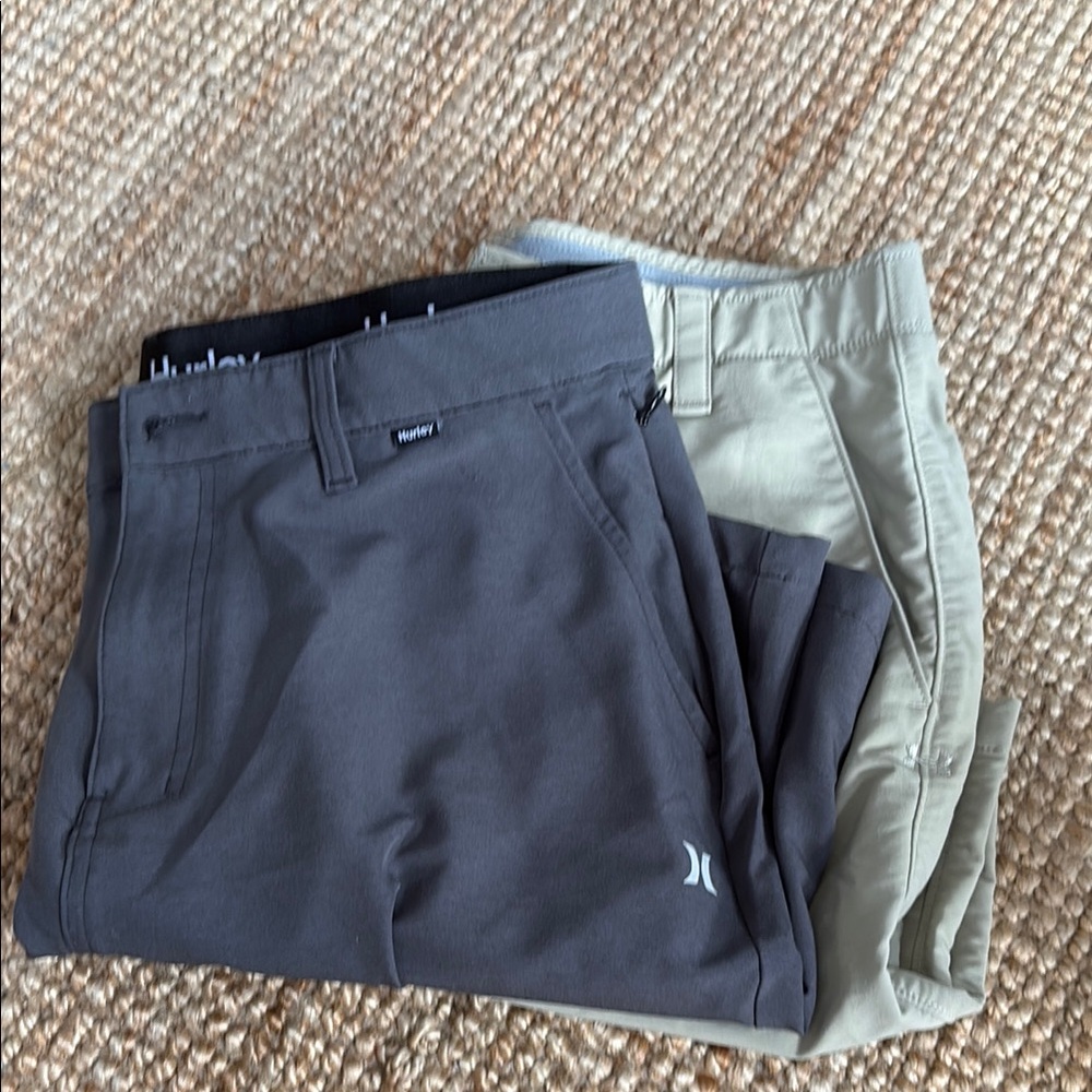 Hurley Men's flat front shorts in Charcoal and Beige